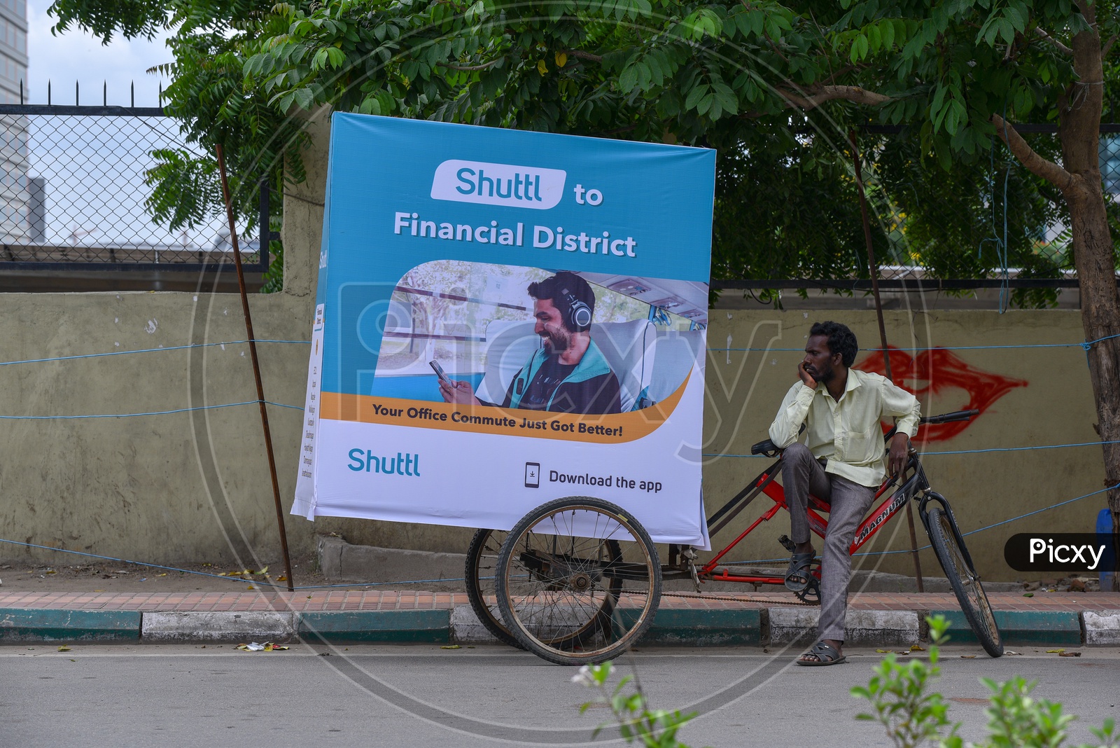 Shuttl App Advertising  Rickshaw Vehicle