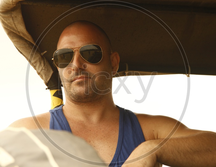 24 Bald Guy Sunglasses High Res Illustrations - Getty Images