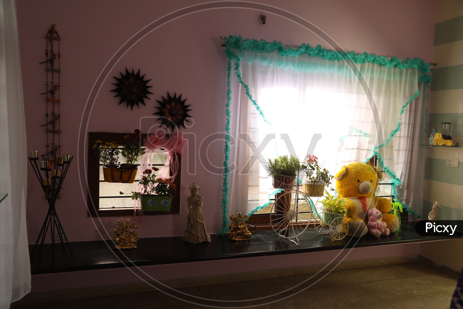 Teddy bears and other decorative items