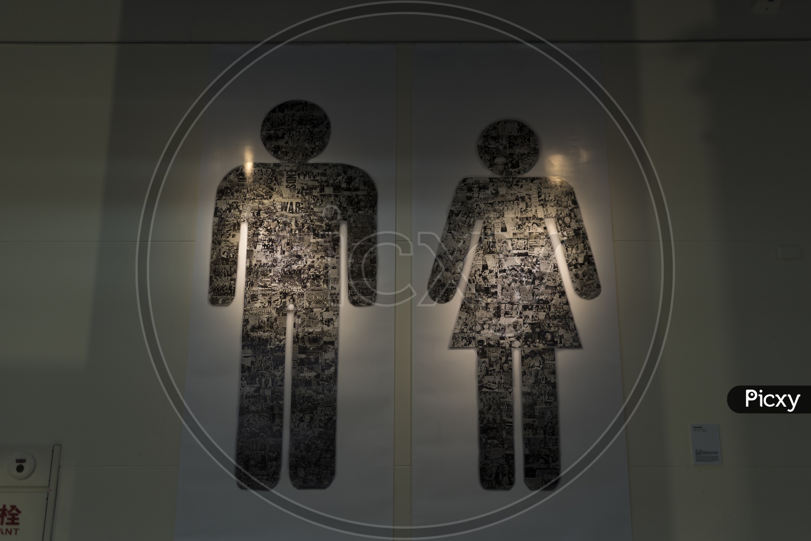 Male and Female signage on the bathroom