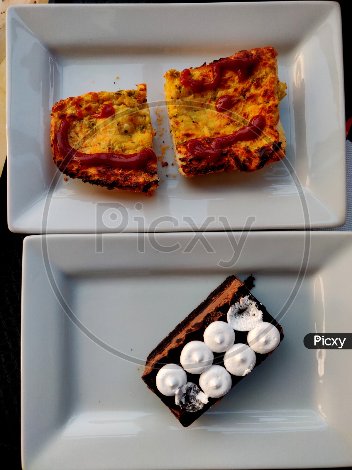 Chilli Cheese Toastizza with Royal Pastry