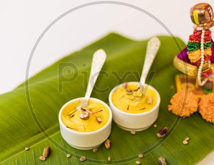 Traditional Food For Marati New Year  Gudipadwa, Aam Panna On Banana Leaf  Background