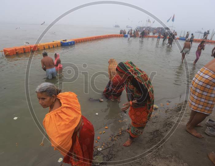 Hindu Devotees Taking Holy Dip In Triveni Sangam At Prayagraj During Ardh Kumbh Mela 2019