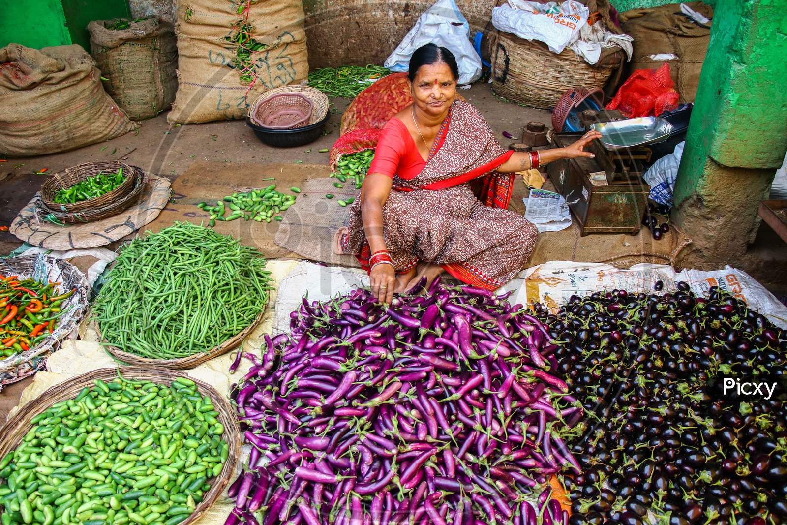 Women selling vegetables at Monda Market
