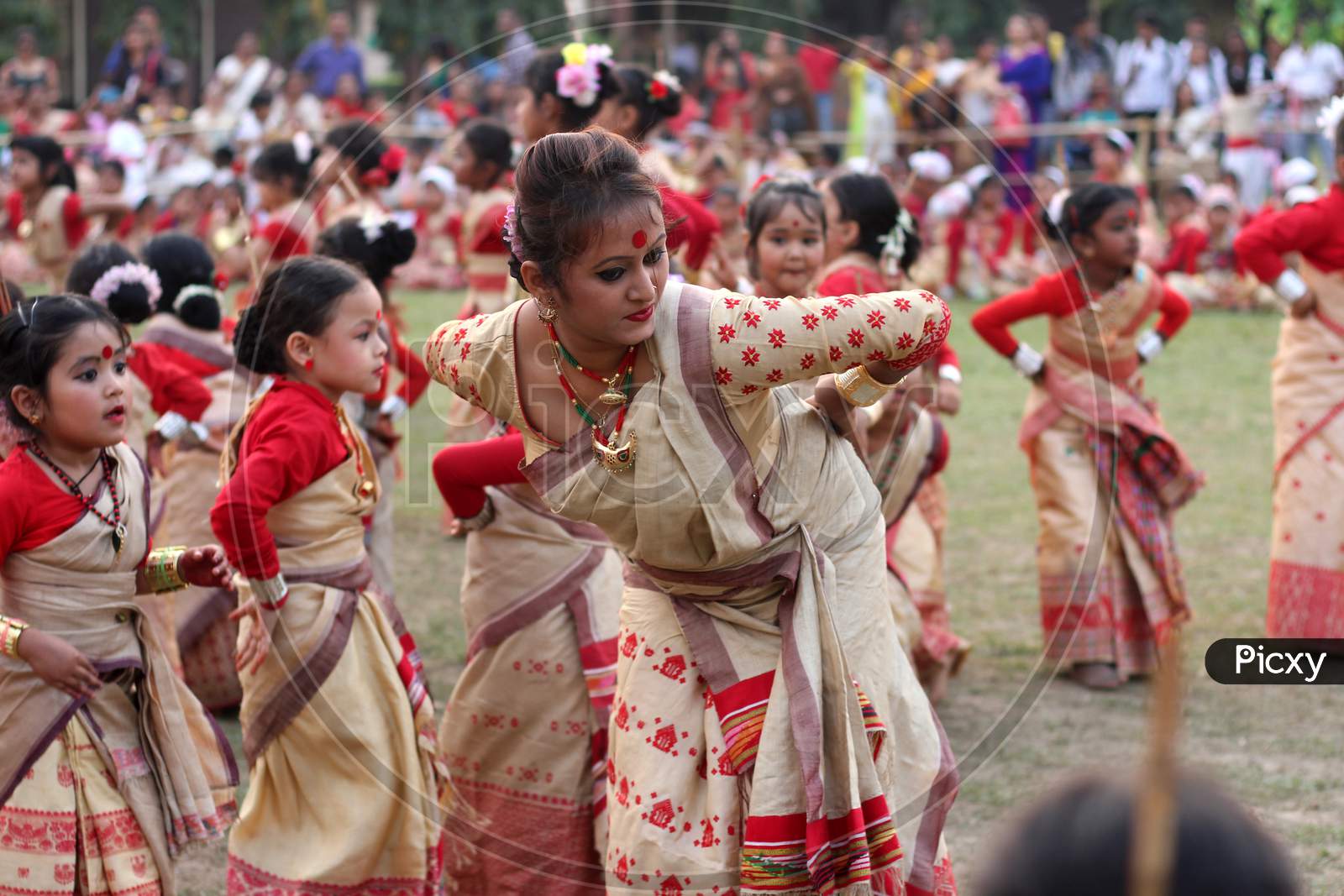 Glimpse Of Folk Dance Workshop 2018 In The View Of Upcoming Rongali Bihu Organised By Sankritic Mancha, Assam  In Collaboration With Ministry Of Culture, Govt. Of India.