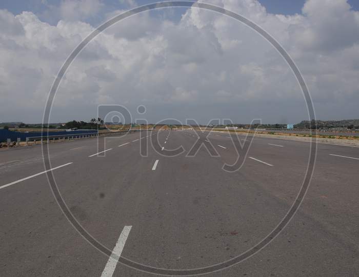 Empty roadway in Hyderabad