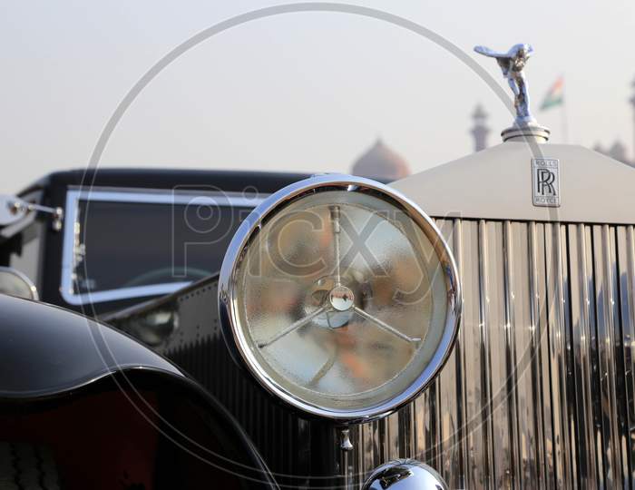 Head lamp of Retro Rolls Royce Car