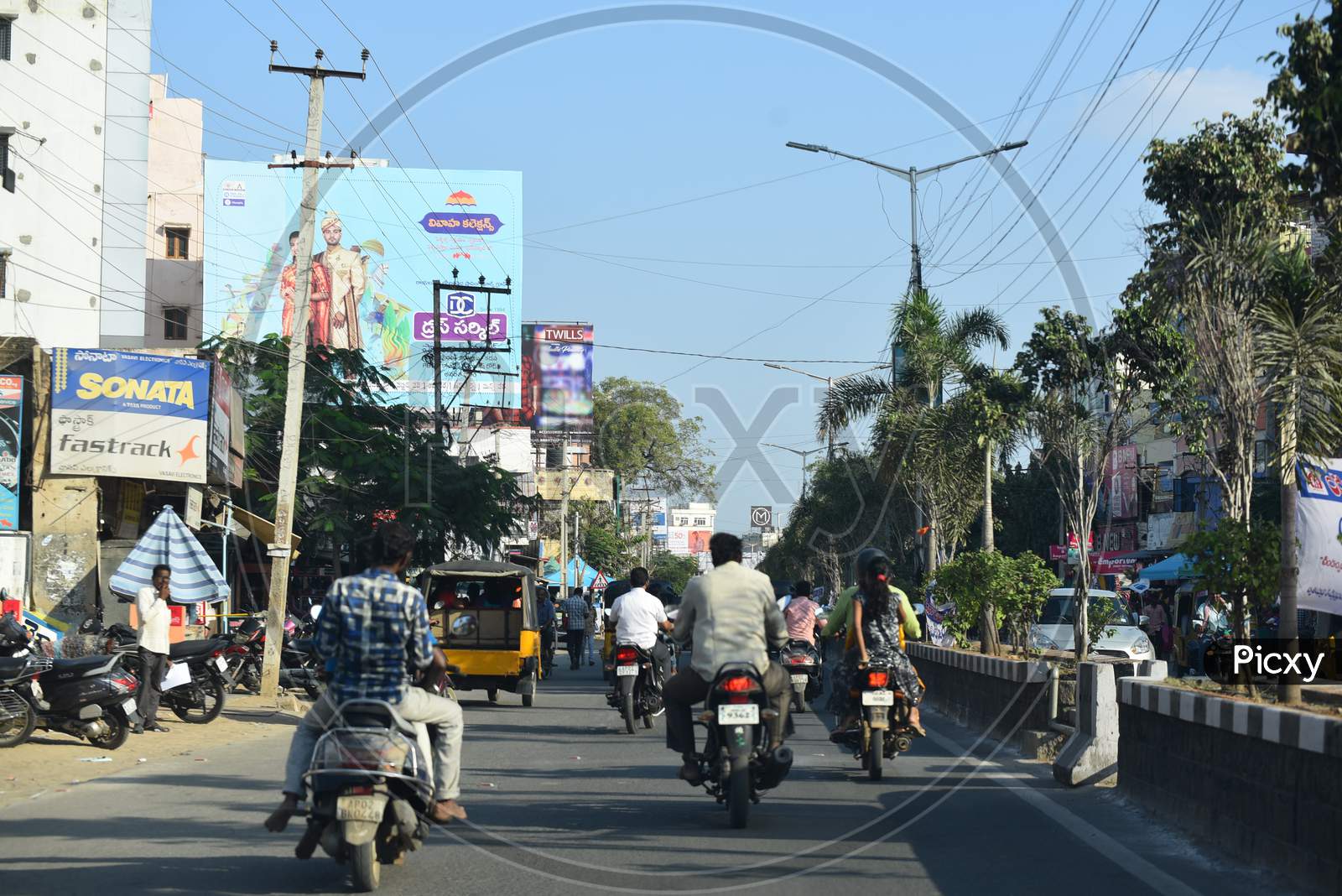 Srikantam Circle In Road Leading To Sapthgiri Circle in Anantapur City