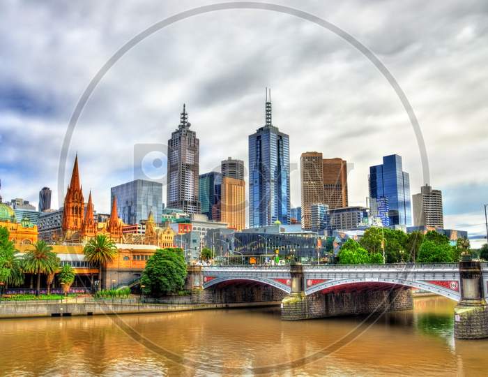 Skyline Of Melbourne Along The Yarra River And Princes Bridge - Australia