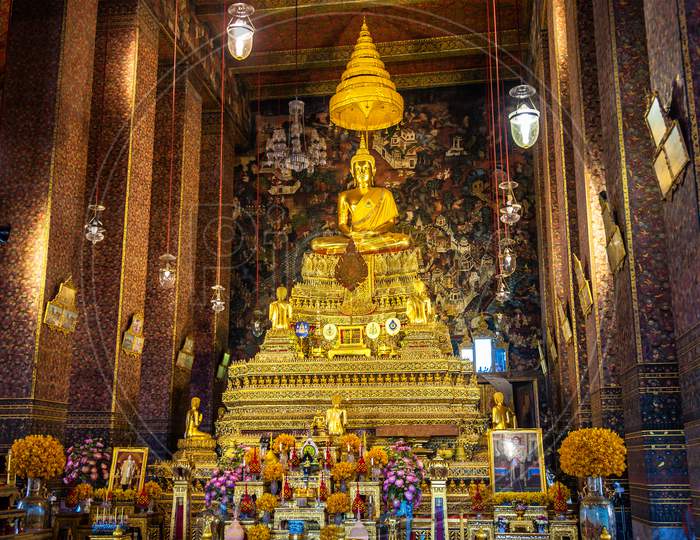 Wat Pho, A Buddhist Temple Complex In Bangkok, Thailand