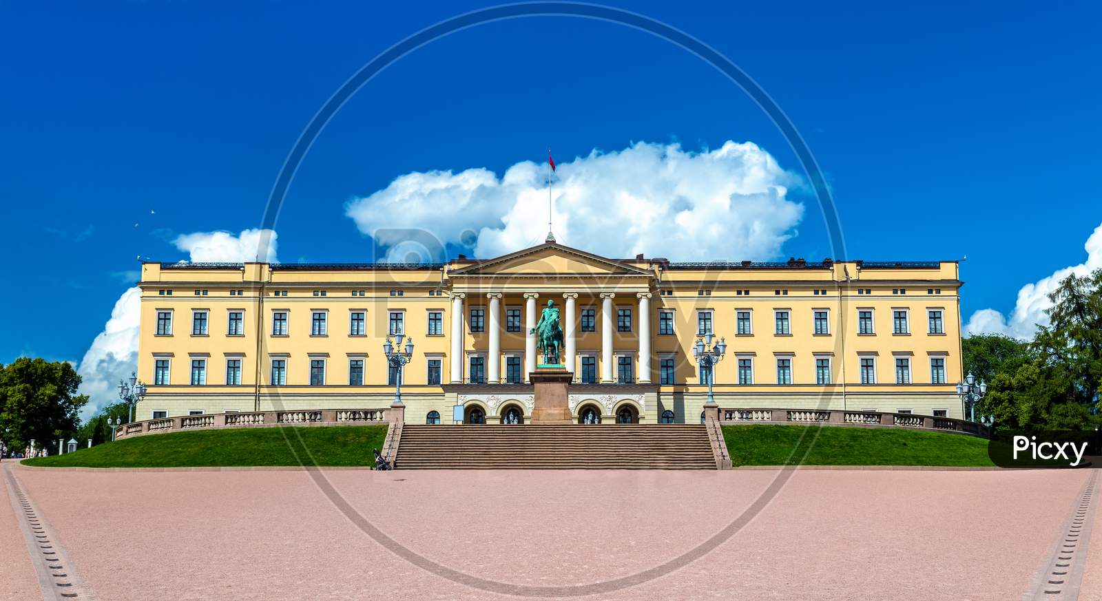 The Royal Palace In Oslo