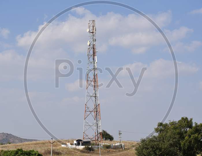 Cellular Mobile Communication  Network Tower