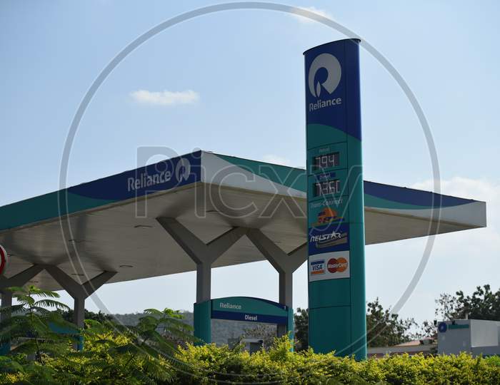 Reliance Petrol filling station, Hyderabad-Bangalore, NH44 Highway.