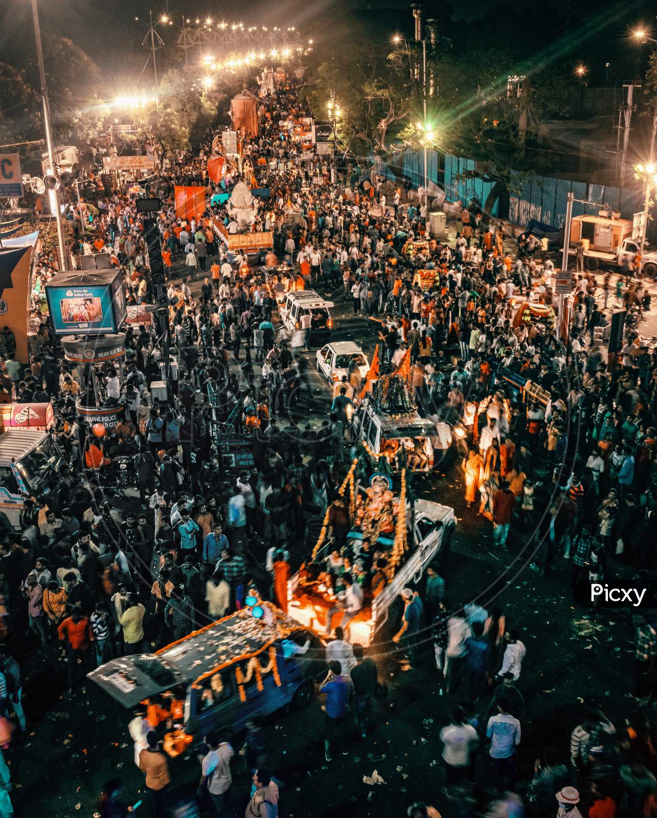 Image of Ganesh Idols Immersion At Tank Bund Hyderabad-DG143720-Picxy