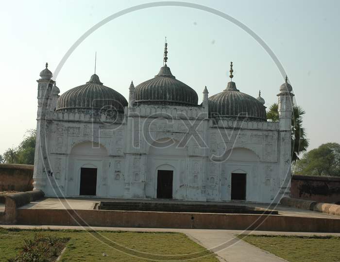 Architecture Katra Masjidh in Murshidabad