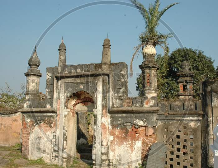 Ancient ruins of Maktab-E-Imamia Mosque