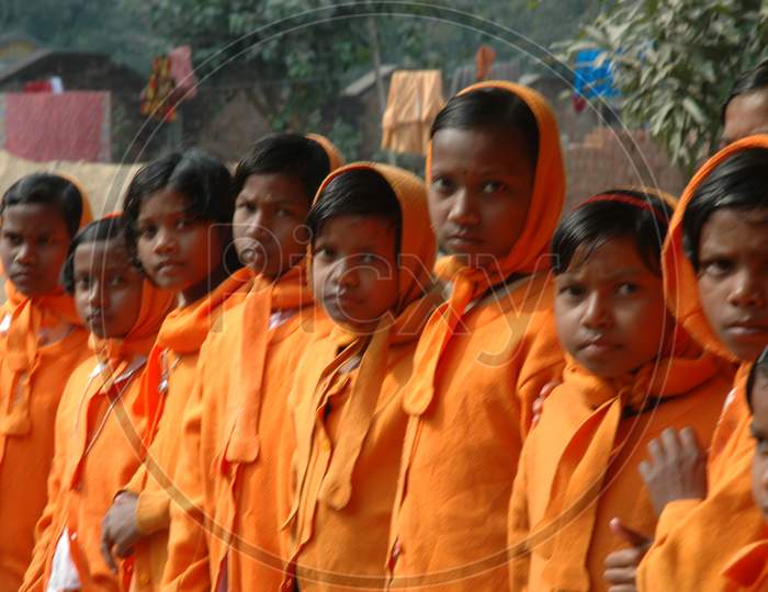 School Children Arriving At Public Meeting  Held By Pranab Mukherjee