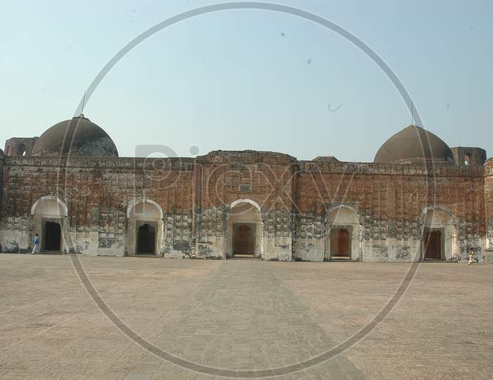 Tomb of Nawab Murshid Quli Khan in Katra Mosque