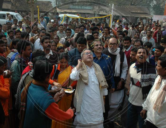 Former Indian President Pranab Mukherjee At an Tribal Village  During  Tribal Festival Celebrations In Murshidabad