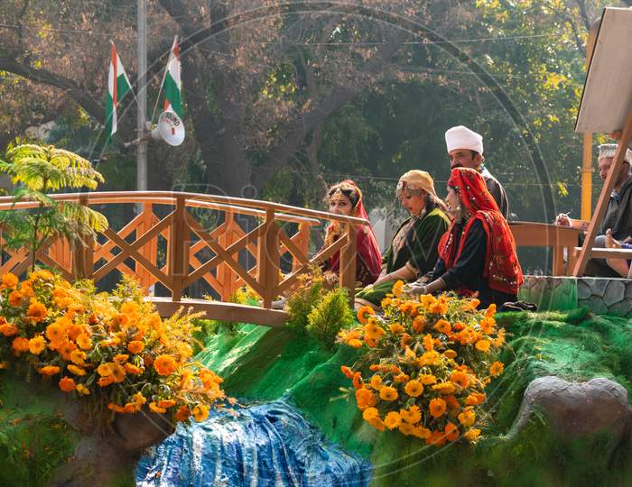 Tableau Of Jammu and Kashmir Shows Culture Of the union territory On 71st Republic Day 2020