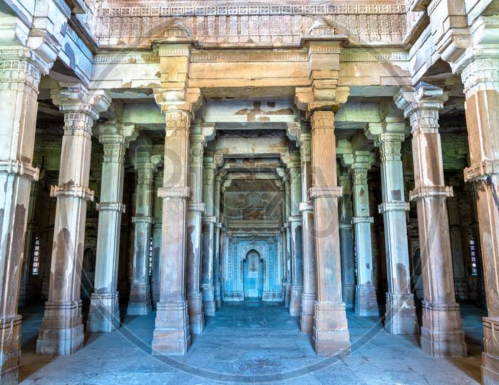 Interior Of Jami Masjid, A Major Tourist Attraction At Champaner-Pavagadh Archaeological Park - Gujarat, India
