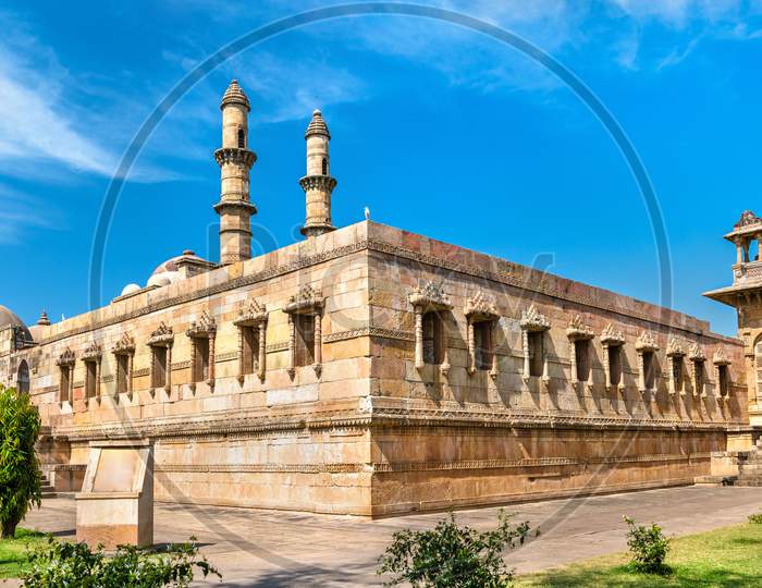 Jami Masjid, A Major Tourist Attraction At Champaner-Pavagadh Archaeological Park - Gujarat, India