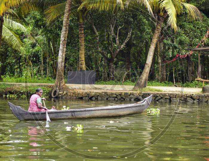 Rowing or Rafting Boats in Kerala Backwaters