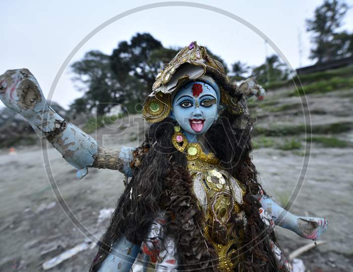 Goddess Durga Idols Immersed in Bramhaputra River After Dussera Navrathri celebrations In  Guwahati , Assam