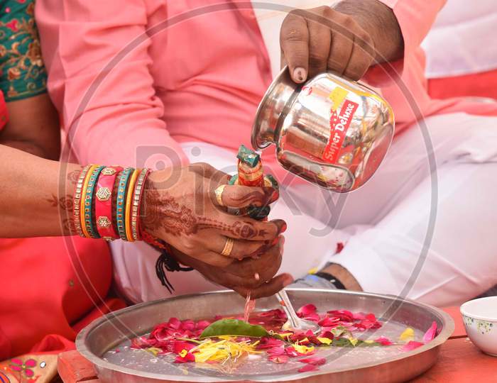 Indian Gujarati Wedding Rasam - Stambh Puja