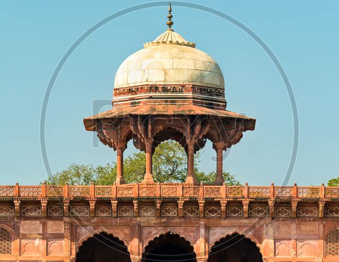 Western Naubat Khana Pavilion At The Taj Mahal - Agra, India