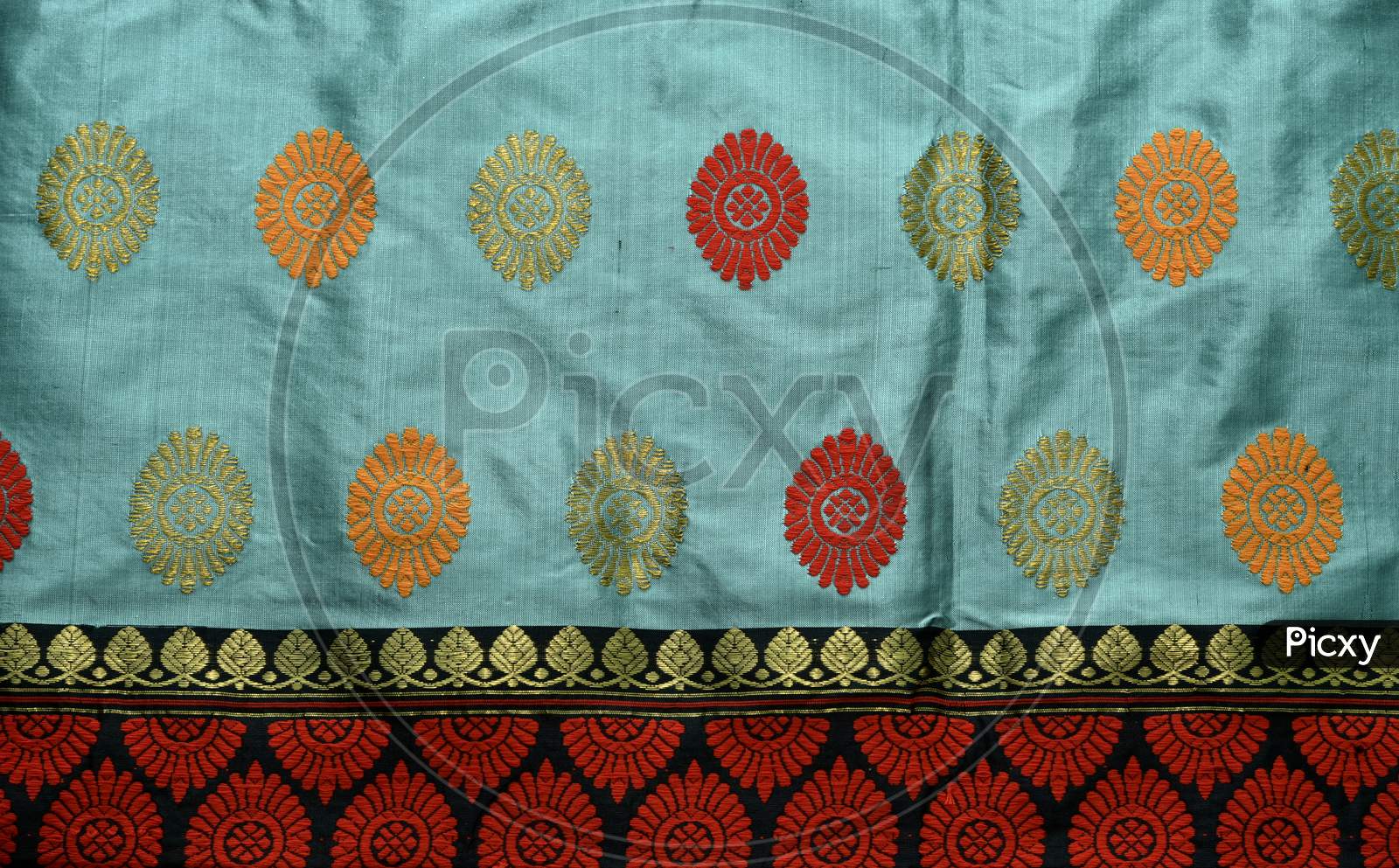 Handmade Handloom Sarees With Elegant Designs At Weavers Stores in Guwahati
