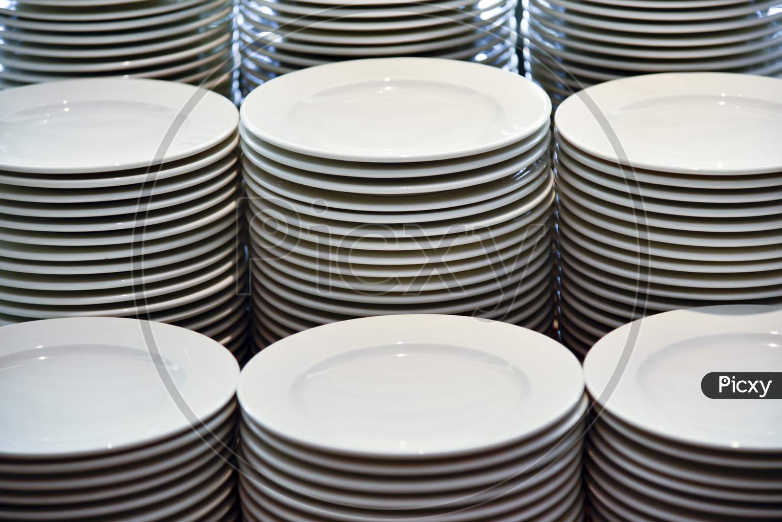 Dining Plates In an Store
