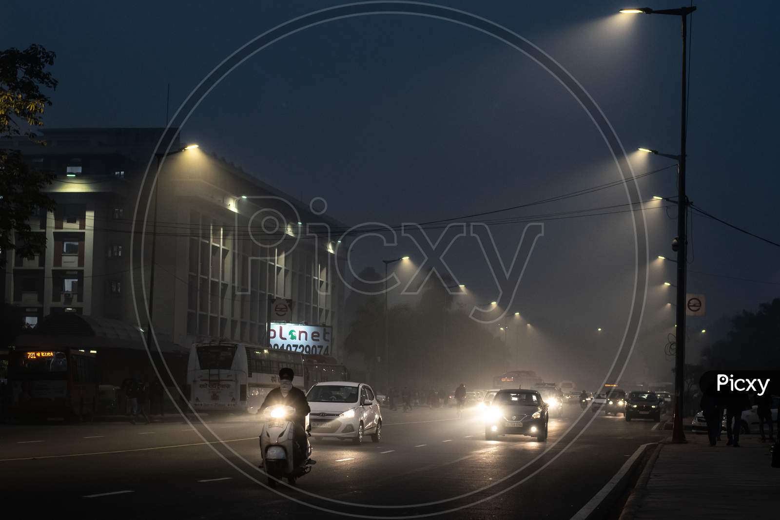 Vehicles during one foggy night during winters in Delhi NCR
