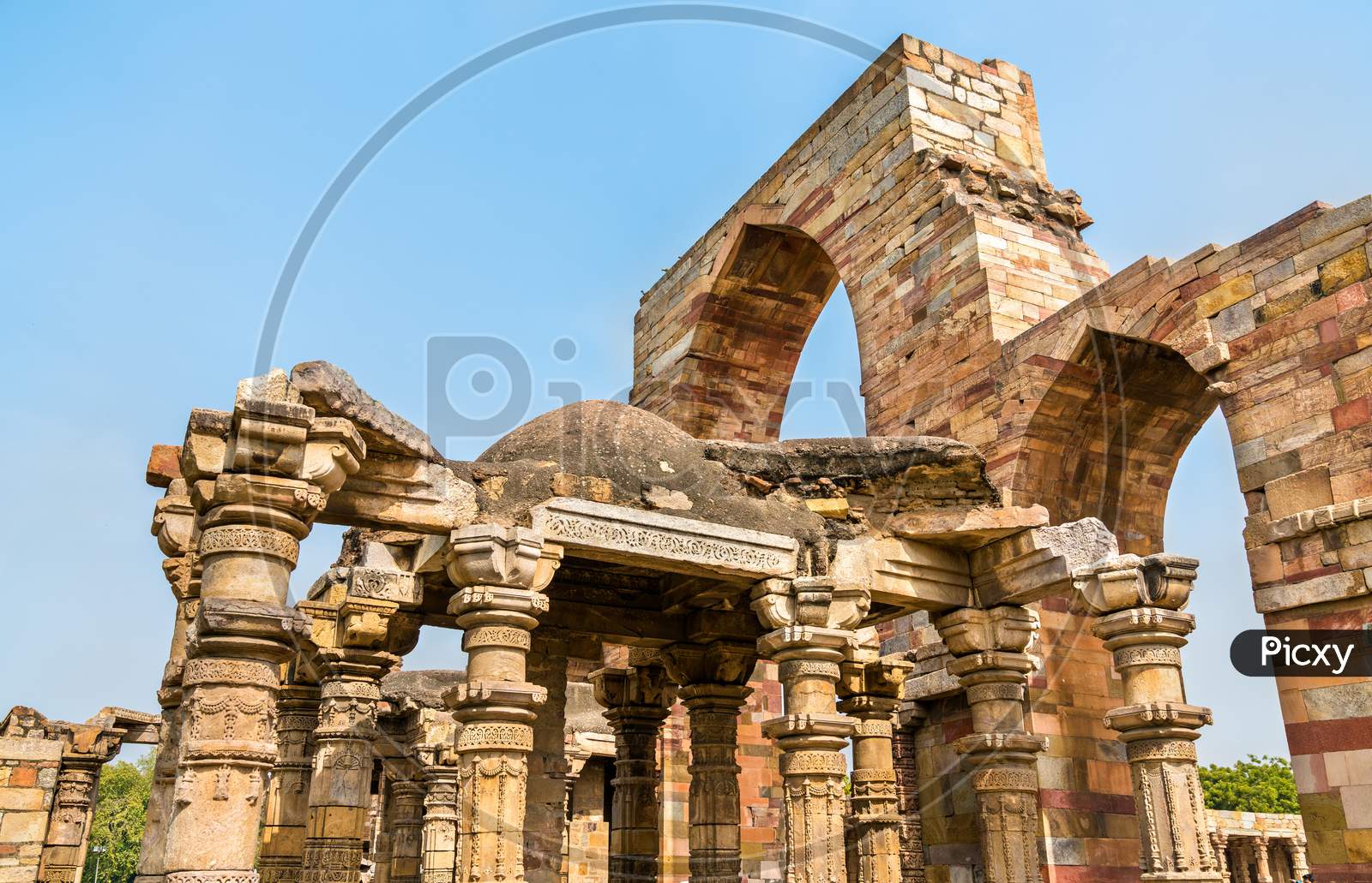 Ruins Of Quwwat Ul-Islam Mosque At The Qutb Complex In Delhi, India