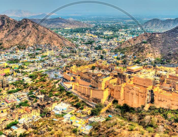 Panorama Of Amer Town With The Fort. A Major Tourist Attraction In Jaipur - Rajasthan, India