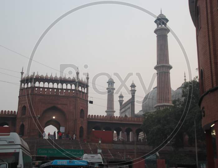 Architectural View Of Jama Masjid In Delhi  With Minar