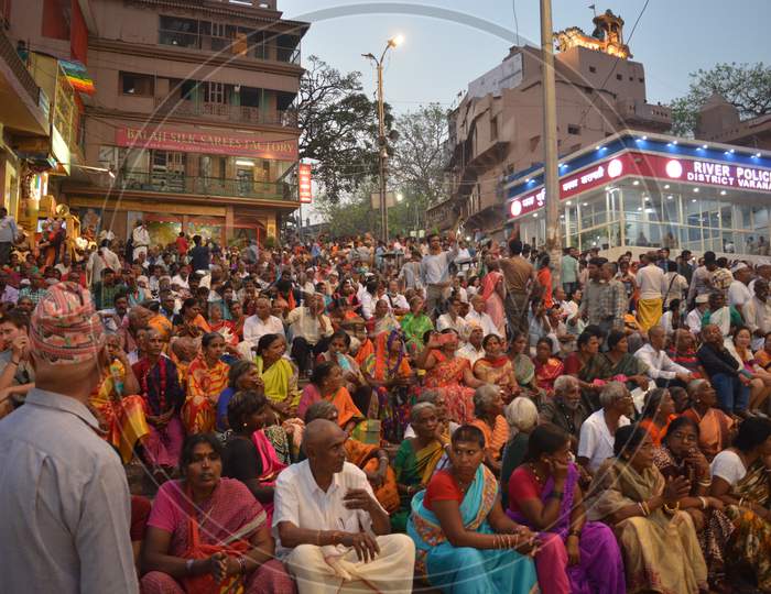 Hindu Devotees Crowd In Varanasi Ghats