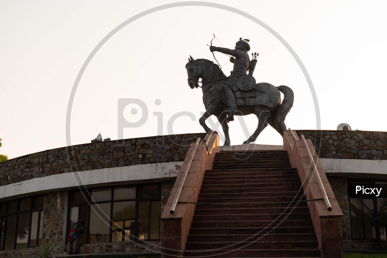 Statue of Prithviraj Chauhan over Delhi public library at Qila Rai Pithora complex