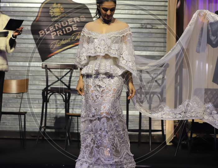 Indian Actress Kiara Adwani And Costume Designer Manish Malhotra In an Fashion Week Show