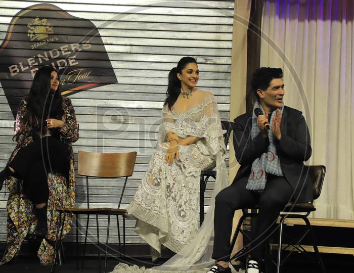 Indian Actress Kiara Adwani And Costume Designer Manish Malhotra In an Fashion Week Show