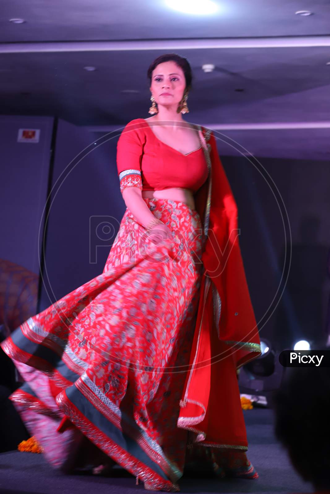 Image Of Indian Models Posing On Ramp Walk In An Fashion Show Ru279732 Picxy Learn to pose like a. https www picxy com photo 437782