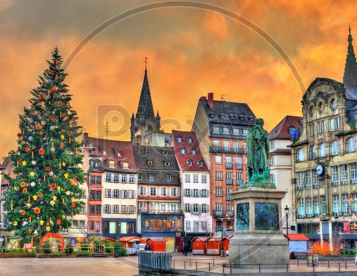 Christmas Tree And Statue Of General Kleber In Strasbourg, France