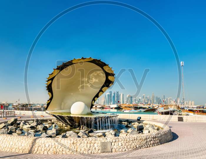 Oyster And Pearl Fountain On Corniche Seaside Promenade In Doha, Qatar
