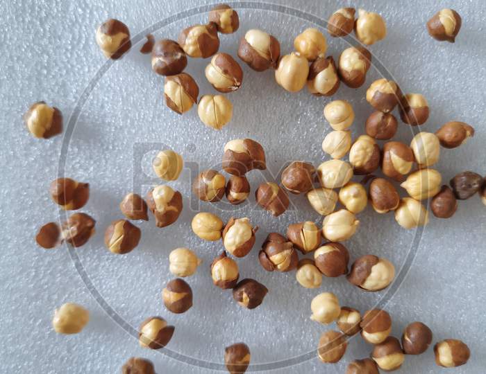 a little amount of best quality roasted gram or roasted chickpea.