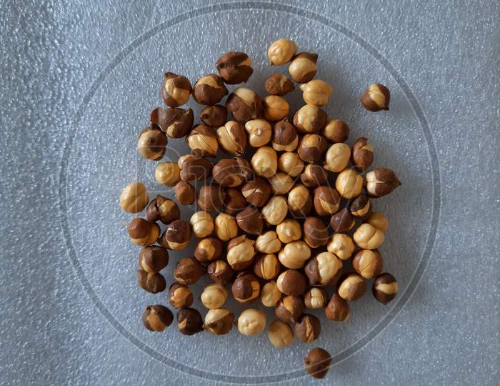 A little amount of best quality roasted gram or roasted chickpea.