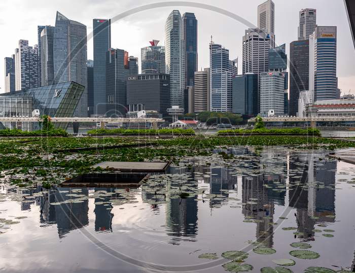 Singapore City’S Landscape Reflection Photo Shoot