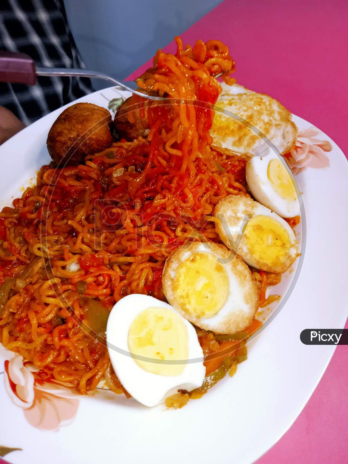 Spicy Maggi, Boiled Egg
