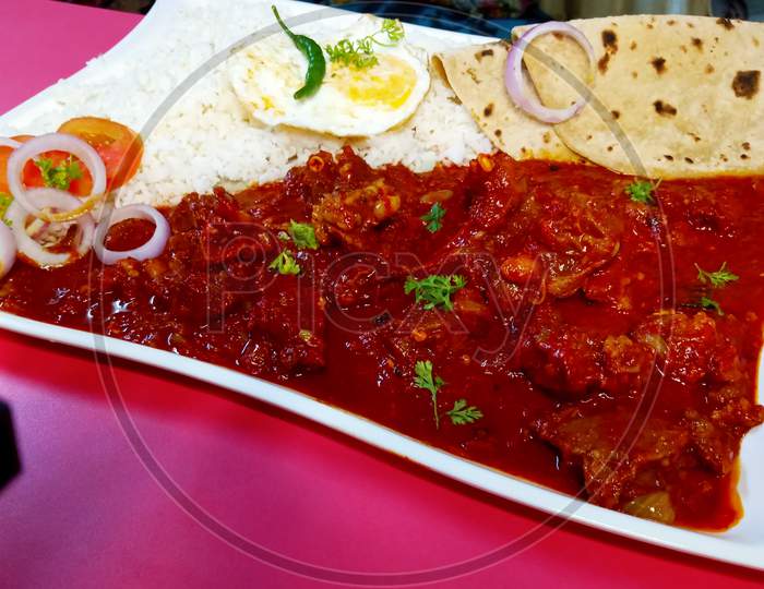 Spicy Mutton Curry & Roti