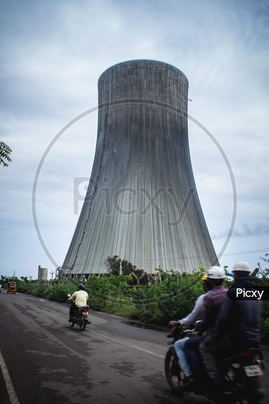 Ennore, Chennai, India: Oct 11Th 2020: Industrial Landscape - Smoke From The Pipes Of Heat Station With Carry Out Harmful Emissions.Petrochemical Factory Chimney.Its Held To Increasing Global Warming.