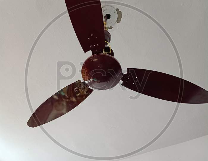 Simple ceiling fan
